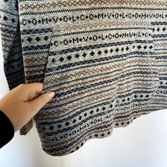 Volcom gray aztec stripe patterned hoodie sweater women's size small petite - Picture 4 of 6